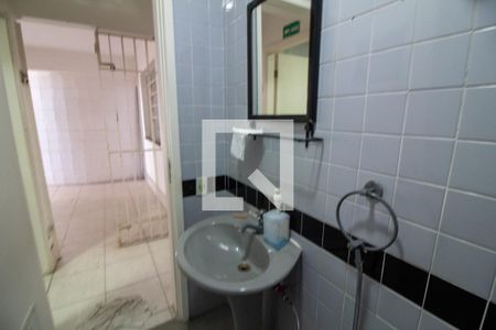 Casa à venda com 380m², 4 quartos e 6 vagasBanheiro de serviço