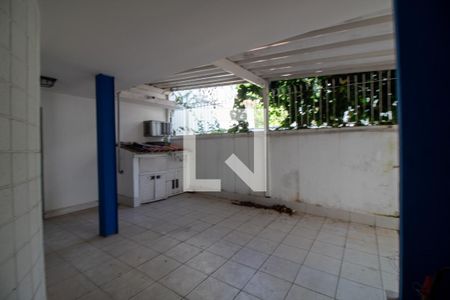 Casa à venda com 380m², 4 quartos e 6 vagasQuintal