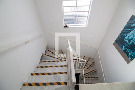 Escada de casa para alugar com 4 quartos, 380m² em Vila Congonhas, São Paulo