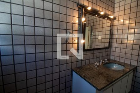 Casa à venda com 380m², 4 quartos e 6 vagasBanheiro da Suíte 3