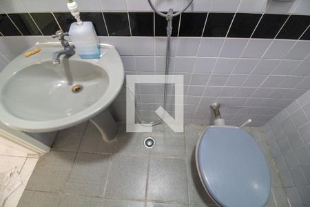 Casa à venda com 380m², 4 quartos e 6 vagasBanheiro de serviço