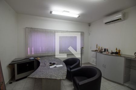 Casa à venda com 380m², 4 quartos e 6 vagasSuíte 4