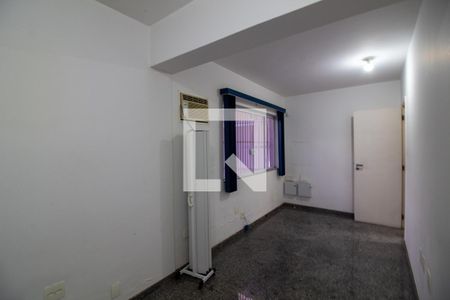 Casa à venda com 380m², 4 quartos e 6 vagasEscritório