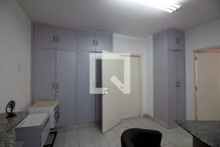 Casa à venda com 380m², 4 quartos e 6 vagasSuíte 4