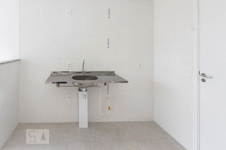 Cozinha de apartamento para alugar com 1 quarto, 28m² em Vila Ema, São Paulo
