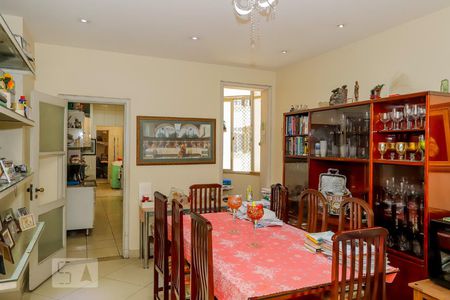 Apartamento à venda com 180m², 3 quartos e sem vagaSala