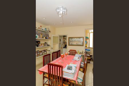 Apartamento à venda com 180m², 3 quartos e sem vagaSala