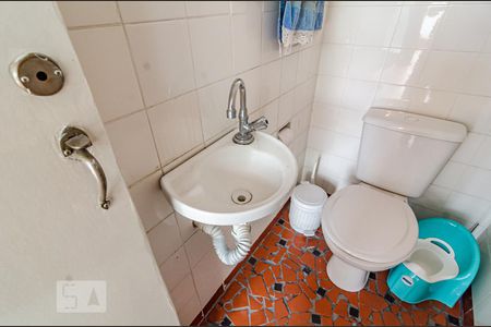 Casa à venda com 198m², 3 quartos e 2 vagasBanheiro