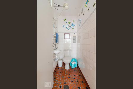 Casa à venda com 198m², 3 quartos e 2 vagasBanheiro