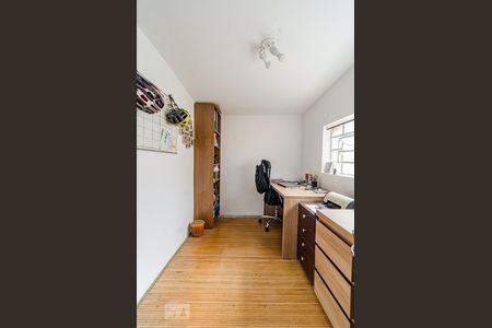 Casa à venda com 198m², 3 quartos e 2 vagasEscritório