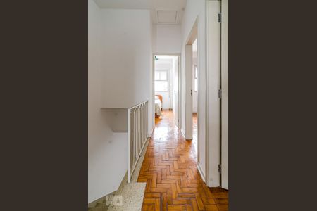 Casa à venda com 198m², 3 quartos e 2 vagasCorredor