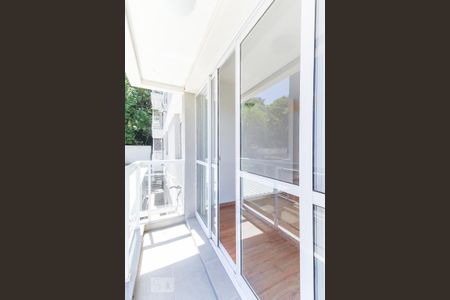 Apartamento à venda com 61m², 2 quartos e 2 vagasSacada da sala