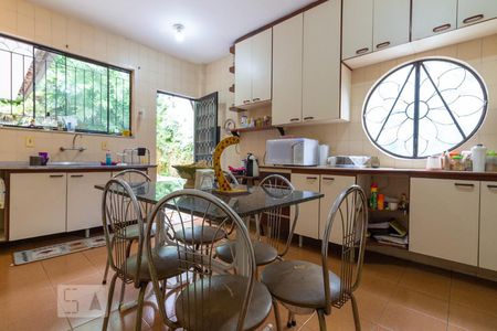 Casa à venda com 292m², 3 quartos e 5 vagasCozinha