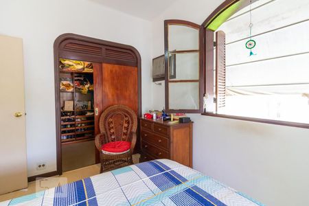 Casa à venda com 292m², 3 quartos e 5 vagasQuarto 2