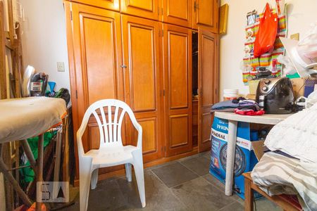 Casa à venda com 292m², 3 quartos e 5 vagasQuarto de Serviço