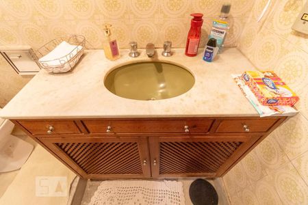 Casa à venda com 292m², 3 quartos e 5 vagasDetalhe do Banheiro 2 - Pia