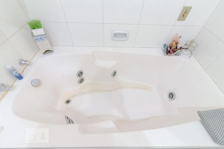 Casa à venda com 292m², 3 quartos e 5 vagasDetalhe do Banheiro 1 - Banheira