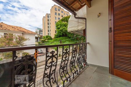 Casa à venda com 292m², 3 quartos e 5 vagasDetalhe do Quarto 2 - Varanda