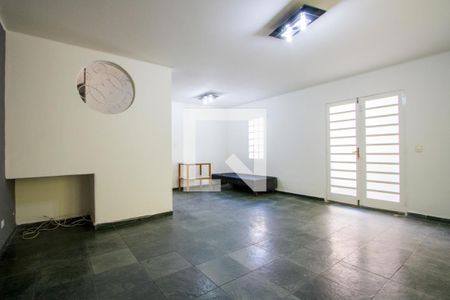 Sala de Casa com 3 quartos, 201m² Vila Assunção