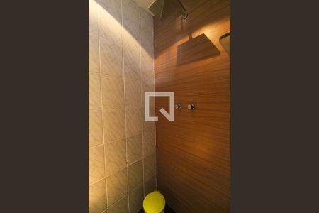 Casa à venda com 240m², 4 quartos e 3 vagasBanheiro 1