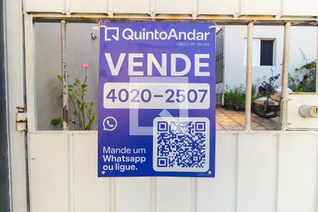 Casa à venda com 240m², 4 quartos e 3 vagasFachada e Plaquinha