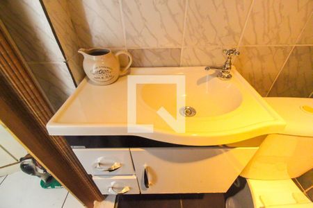 Casa à venda com 240m², 4 quartos e 3 vagasBanheiro 1