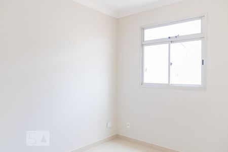 Quarto 2 de apartamento para alugar com 2 quartos, 60m² em Castelo, Belo Horizonte