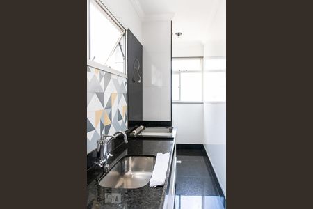 Apartamento para alugar com 60m², 2 quartos e 1 vaga Apartamento para alugar com 60m², 2 quartos e 1 vagaCozinha e Área de Serviço