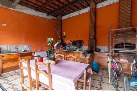Casa à venda com 180m², 3 quartos e 4 vagas Casa à venda com 180m², 3 quartos e 4 vagasÁrea Gourmet