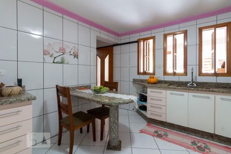 Casa à venda com 180m², 3 quartos e 4 vagas Casa à venda com 180m², 3 quartos e 4 vagasCozinha
