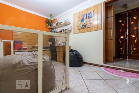 Casa à venda com 180m², 3 quartos e 4 vagas Casa à venda com 180m², 3 quartos e 4 vagasEscritório