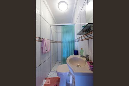 Banheiro  de casa à venda com 3 quartos, 180m² em Vila Taquari, São Paulo