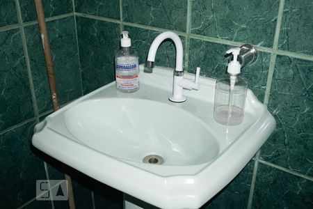 Casa à venda com 181m², 3 quartos e 2 vagasBanheiro 1