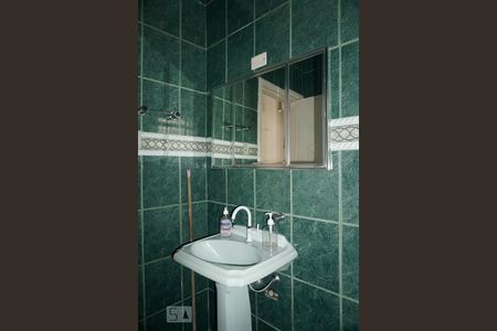 Casa à venda com 181m², 3 quartos e 2 vagasBanheiro 1