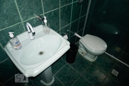 Casa à venda com 181m², 3 quartos e 2 vagasBanheiro 1