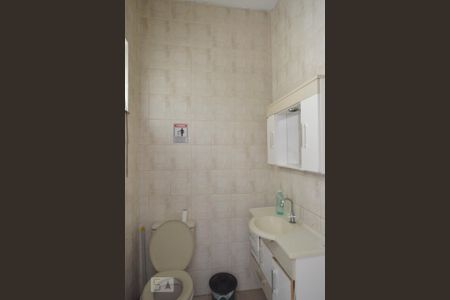 Casa à venda com 870m², 8 quartos e 8 vagasGaragem - banheiro 6