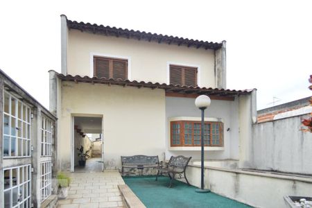 Casa à venda com 870m², 8 quartos e 8 vagasFachada interna - compartimento de gás à esquerda