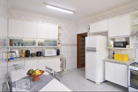 Casa à venda com 870m², 8 quartos e 8 vagasCozinha 1