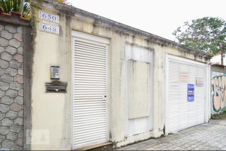 Casa à venda com 870m², 8 quartos e 8 vagasPorta e portão de entrada