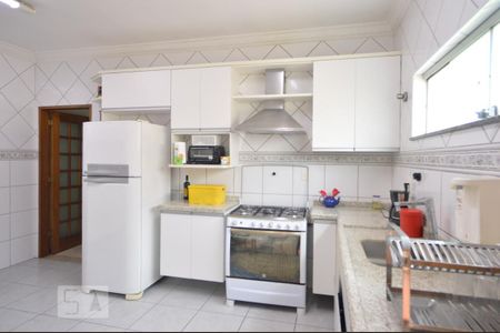 Casa à venda com 870m², 8 quartos e 8 vagasCozinha 1