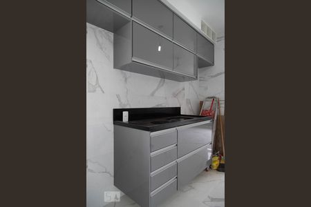 Apartamento para alugar com 45m², 2 quartos e 1 vaga Apartamento para alugar com 45m², 2 quartos e 1 vagaCozinha e área de serviço