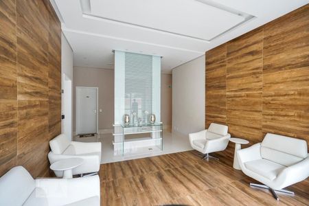 Apartamento à venda com 57m², 2 quartos e 1 vaga Apartamento à venda com 57m², 2 quartos e 1 vagaHall social