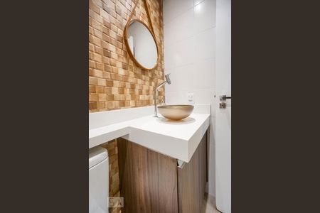 Apartamento à venda com 57m², 2 quartos e 1 vaga Apartamento à venda com 57m², 2 quartos e 1 vagaBanheiro social