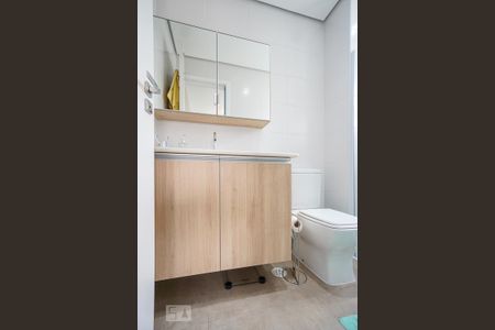 Apartamento à venda com 57m², 2 quartos e 1 vaga Apartamento à venda com 57m², 2 quartos e 1 vagaBanheiro da suíte