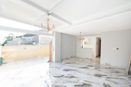 Sala de apartamento à venda com 3 quartos, 115m² em Piratininga, Niterói