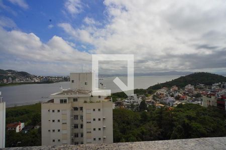 Apartamento para alugar com 248m², 3 quartos e 3 vagasVista