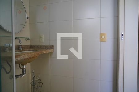 Apartamento para alugar com 248m², 3 quartos e 3 vagasBanheiro do Quarto 2