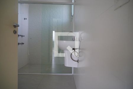 Apartamento para alugar com 248m², 3 quartos e 3 vagasBanheiro do Quarto 3