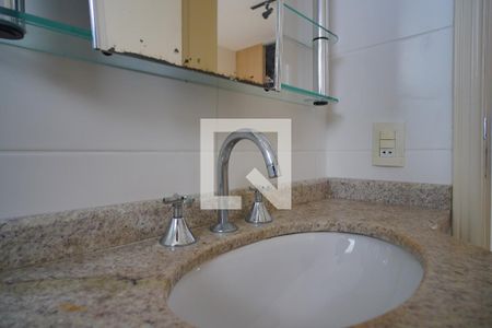 Apartamento para alugar com 248m², 3 quartos e 3 vagasBanheiro do Quarto 1