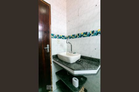 Casa à venda com 290m², 3 quartos e 2 vagas Casa à venda com 290m², 3 quartos e 2 vagasBanheiro